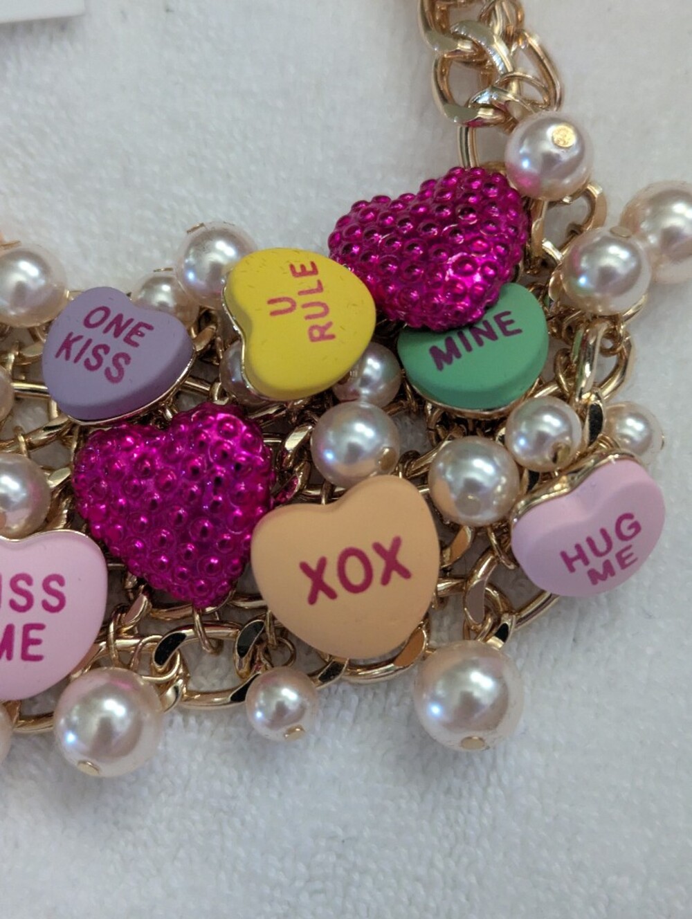 BNWT Betsey Johnson Candy Hearts Multicolor Conversation Necklace w/ Gold Chain - Picture 3 of 4